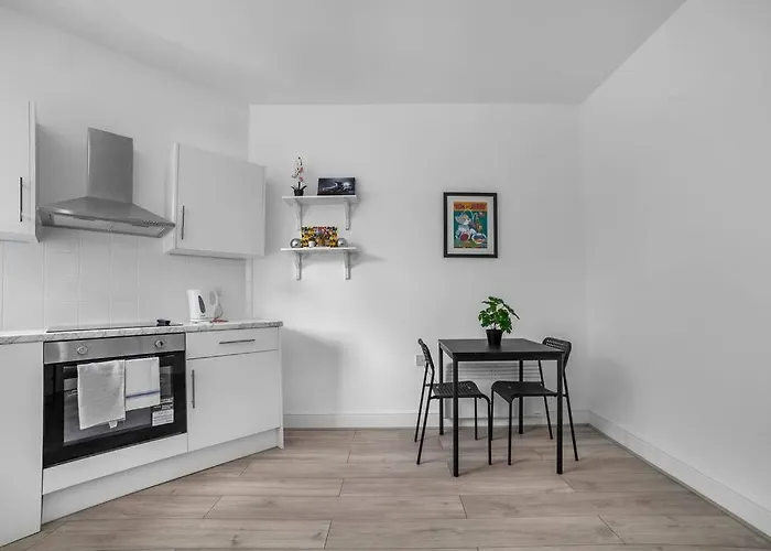 Charming Semi 1-Bed Walk To Tower Of London